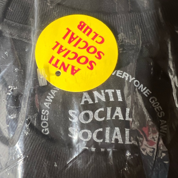Anti Social Social Club X Undefeated "Club Undefeated" Tee Black 100% authentic - Picture 4 of 6
